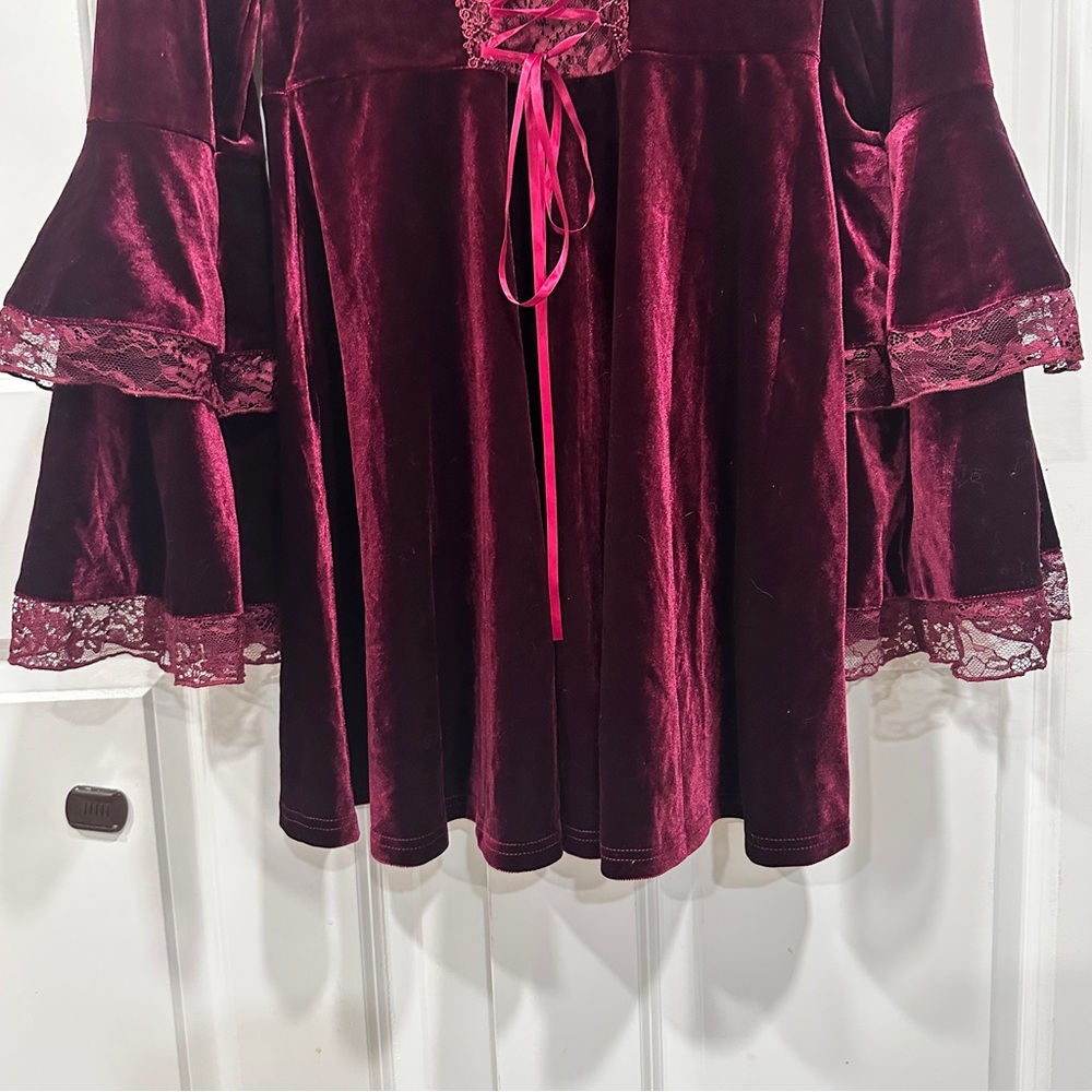 Velvet Lace-Up Dress with Lace Details - Picture 7 of 17